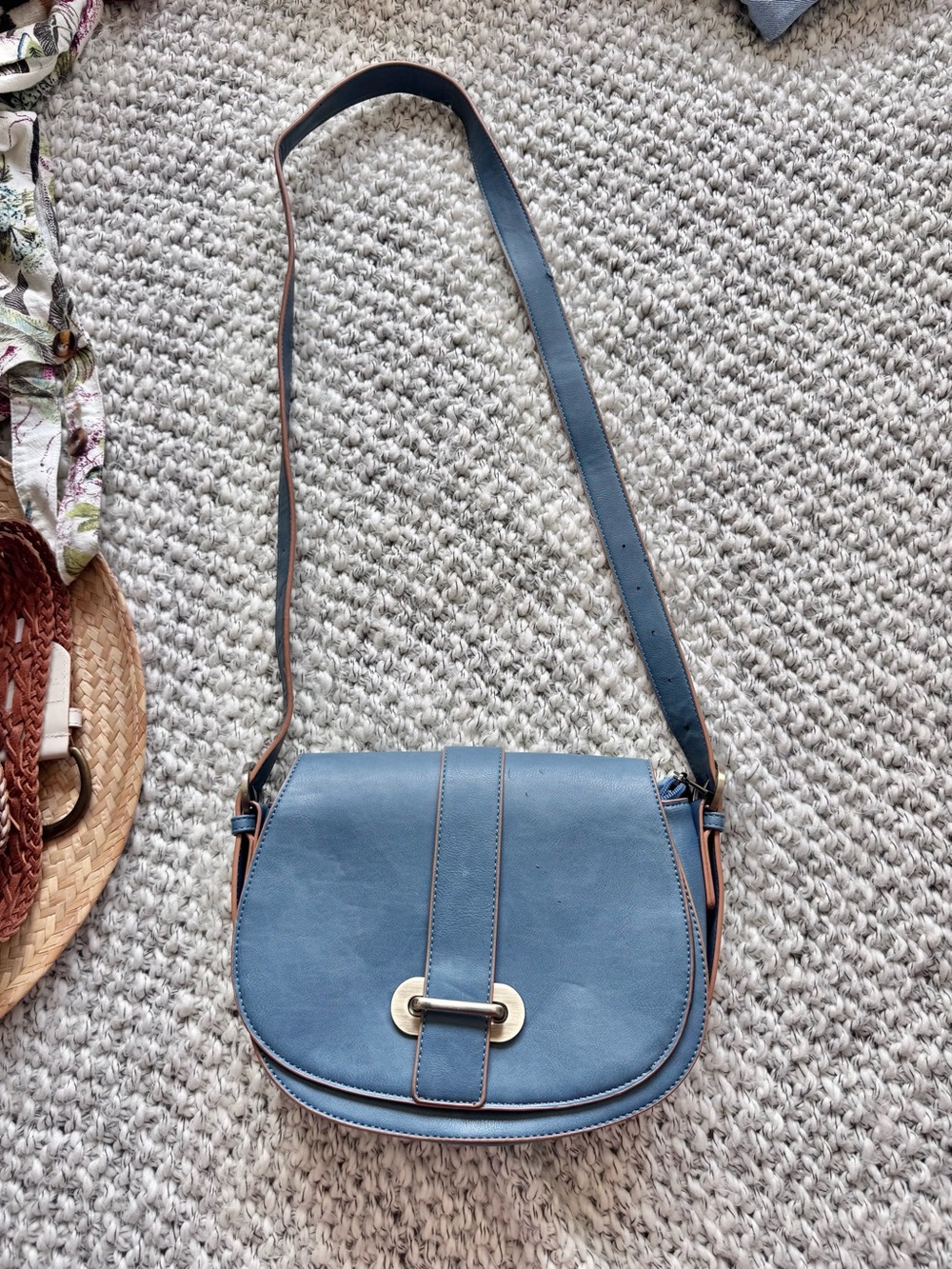 Blue faux leather crossbody bag
